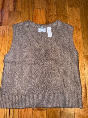 Old Navy Taupe Cable-Knit V-Neck Sweater Vest